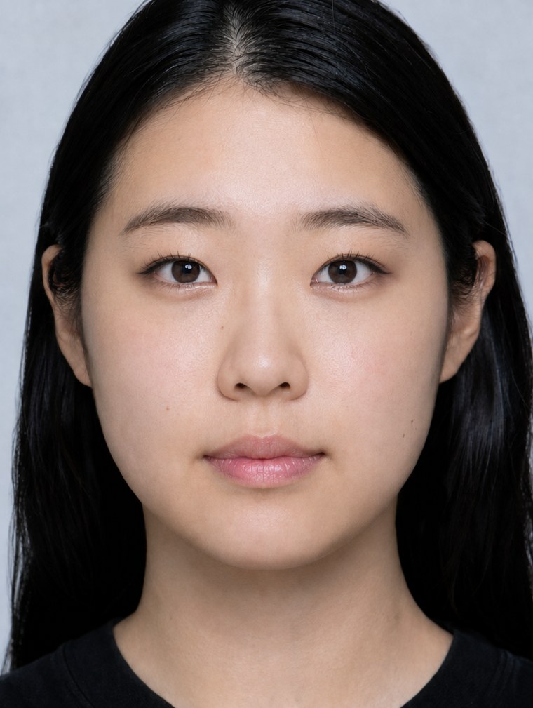 토끼상 — 동그랗고 큽니다. 어려 보입니다.